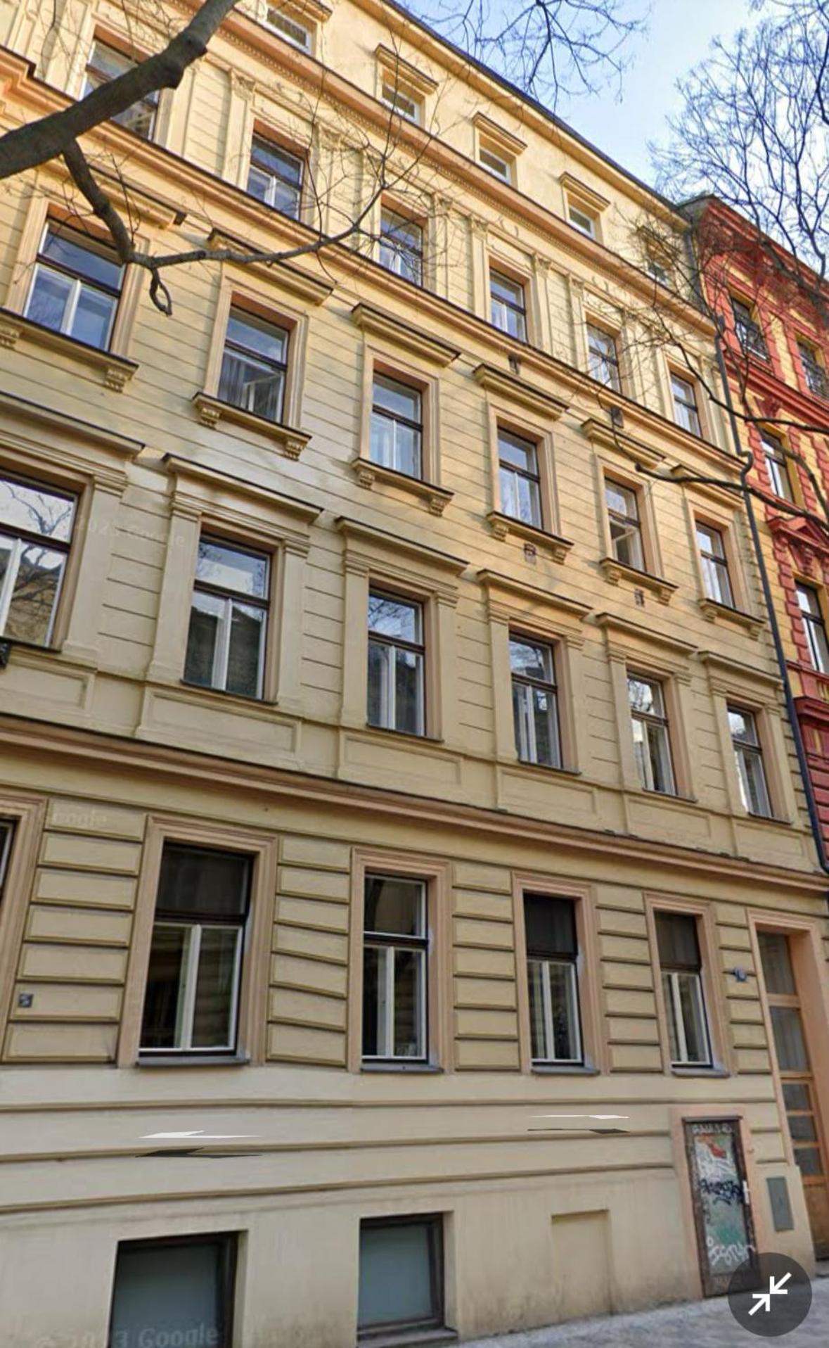 Apartment Spacious Karlin Lofty Prag
